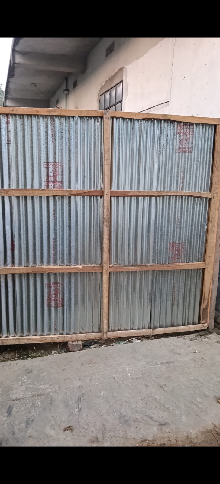 চাঁদা না দেওয়ায় রাস্তা বন্ধের অভিযোগ, ভোগান্তিতে ৪০ পরিবার!