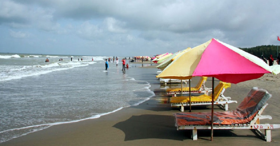 কক্সবাজার ঈদের ছুটির অপেক্ষায়