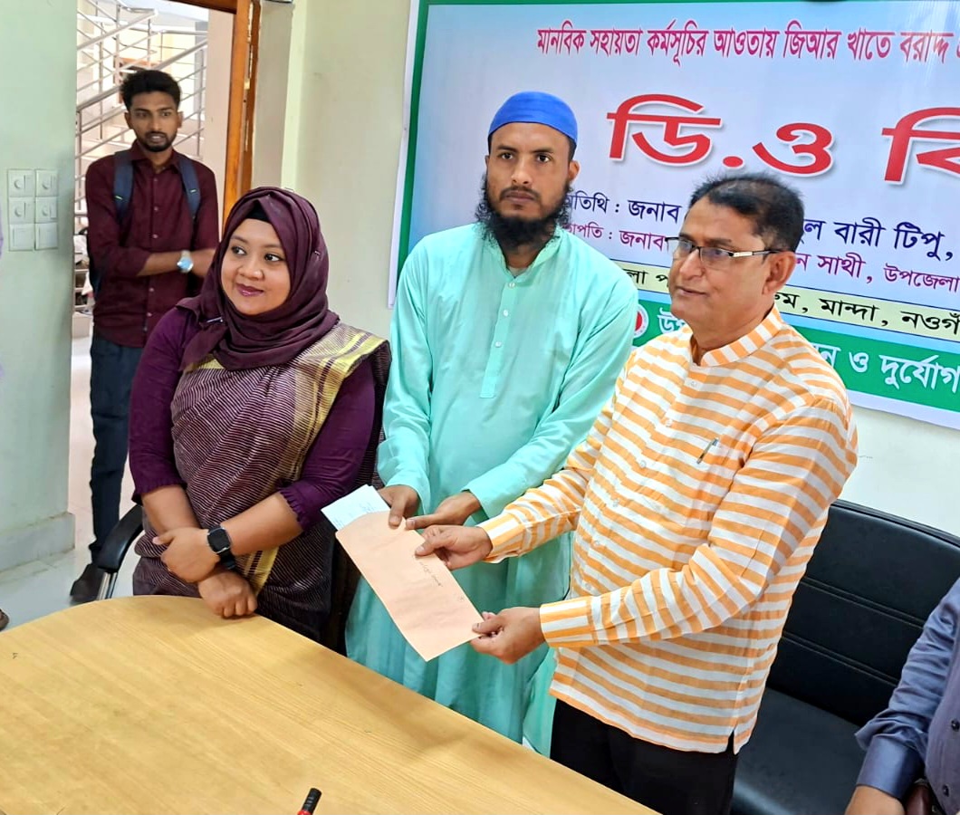 খাবারের দুশ্চিন্তা ভুলে পড়াশোনায় মন দিক শিক্ষার্থীরা-এমপি টিপু