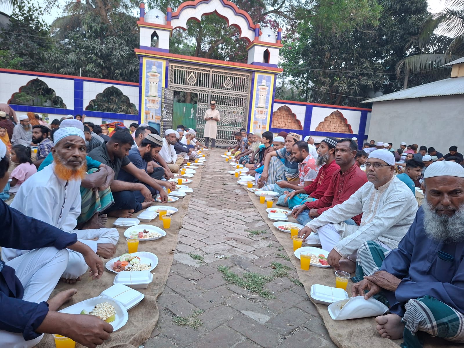 কাঞ্চনপুর উত্তর ছনকা পাড়া "সেবা সংঘ"  এর উদ্যোগে ইফতার ও দোয়া মাহফিল!