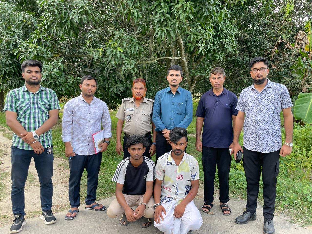পুঠিয়া উপজেলা প্রশাসনের ঝটিকা অভিযানে, ঝলমলিয়ায় দুই কুখ্যাত মাদক ব্যাবসায়ী আটক!