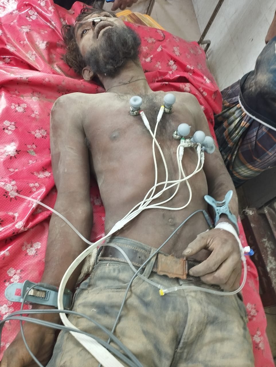 ভোলাহাটে গরুচোর সন্দেহে গণপিটুনিতে যুবকের মৃত্যু!