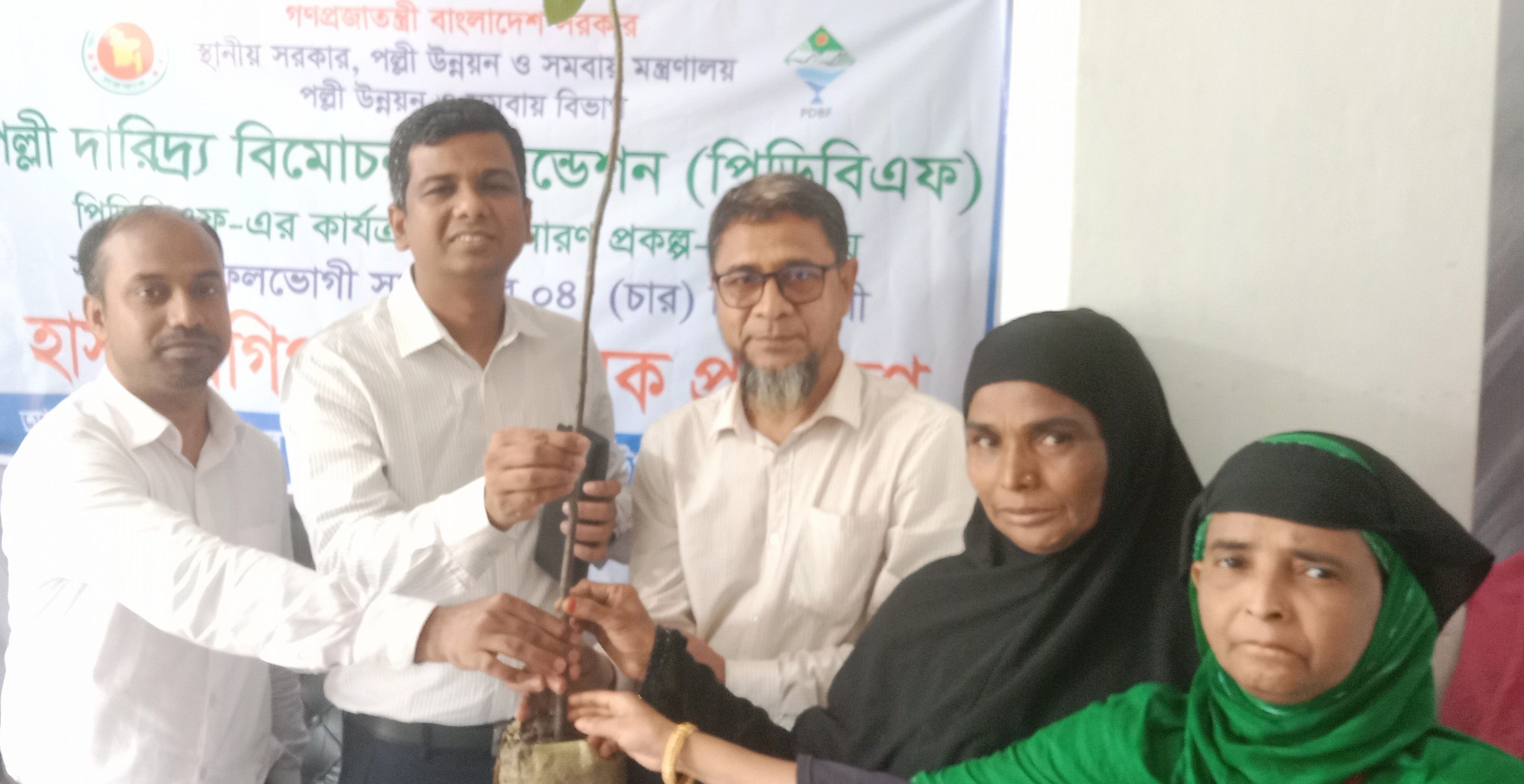 ছাতকে হাসঁ মুরগি পালন বিষয়ক নারীদের মধ্যে কর্মশালা অনুষ্ঠিত
