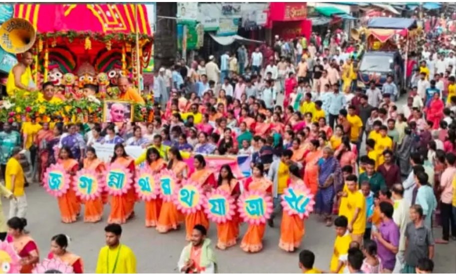 কক্সবাজার রথযাত্রায় হাজারো ভক্তের অংশগ্রহণ