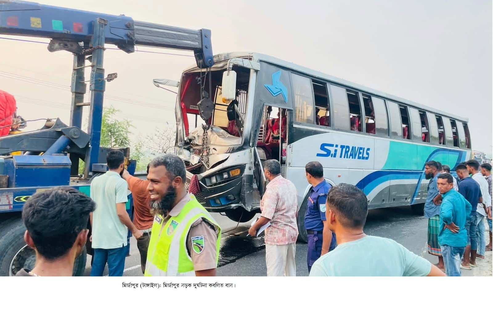 মির্জাপুরে বাস-পিকাপ-মোটরসাইকেল তিন যানের সংঘর্ষে নিহত ২
